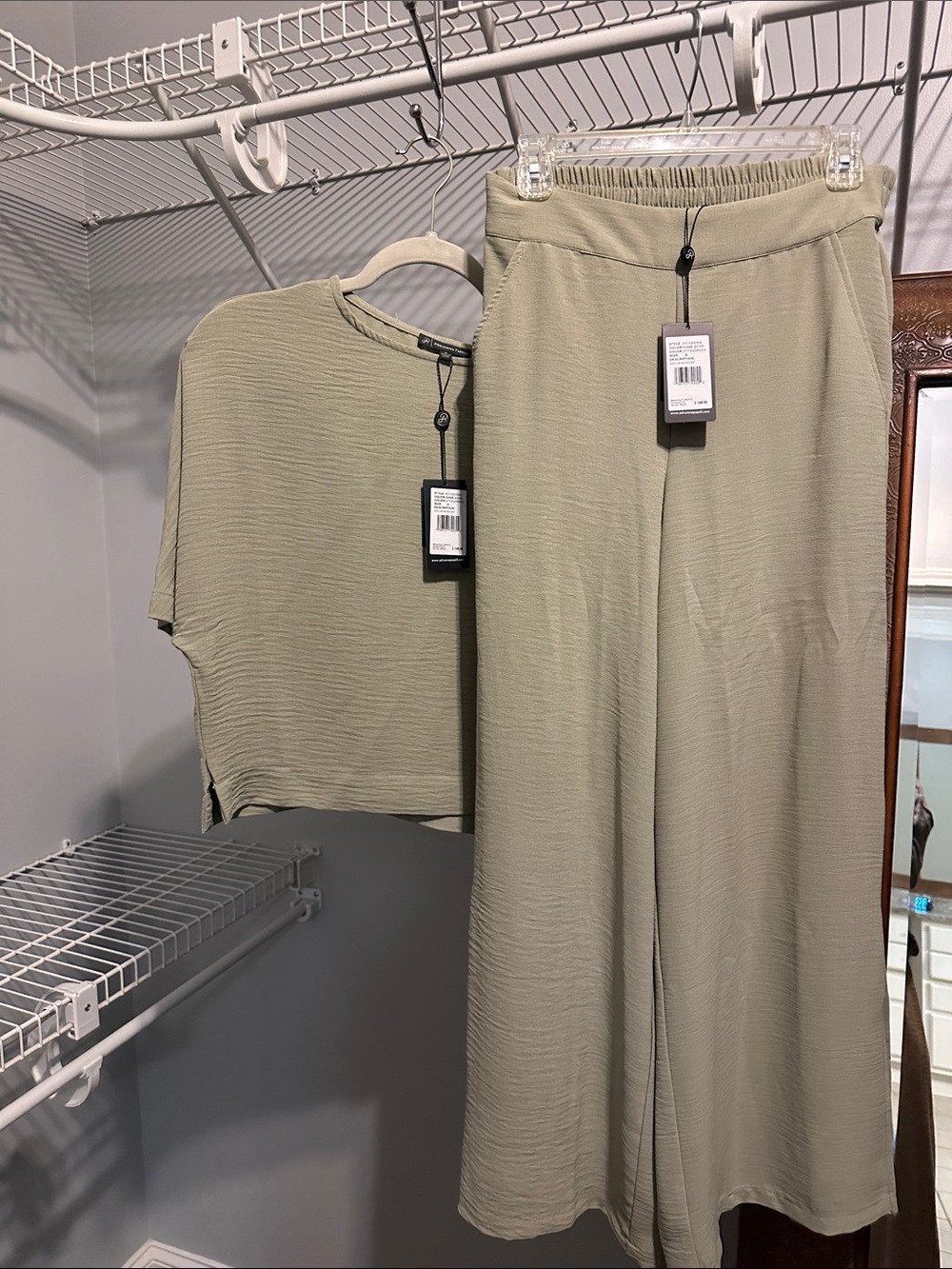 Adrianna Papell Two-Piece Wide-Leg Set in Sage